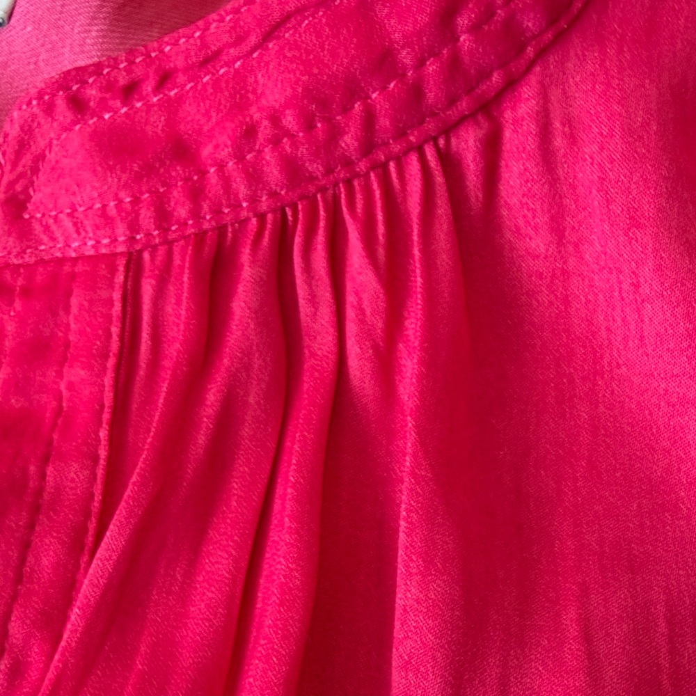 Evereve Bright Fuchsia Split V-Neck Short Sleeve Blouse - Picture 3 of 7